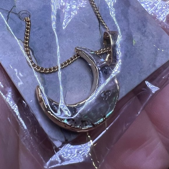 *NWT* Estrella & Luna ✨ + 🌙 *AURORA* ABALONE MOON NECKLACE (GOLD) - Picture 6 of 8